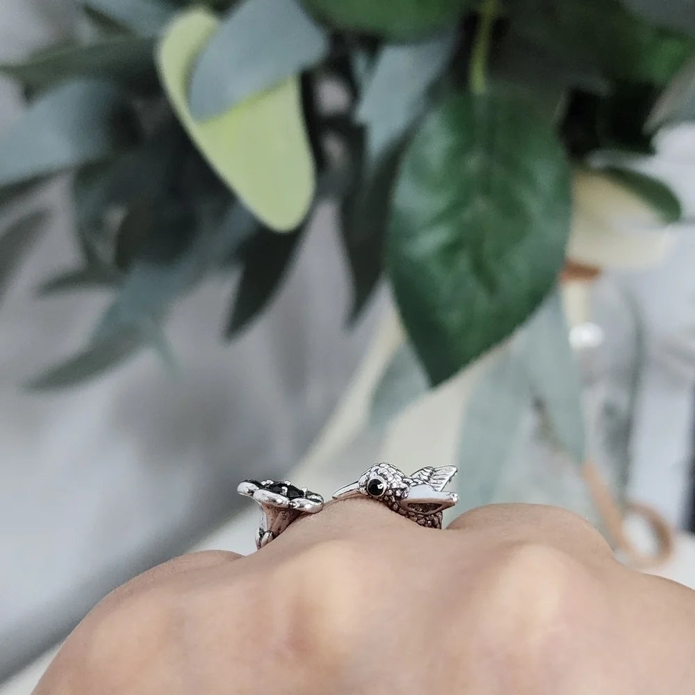 NEW‼️Hummingbird and Flower Ring